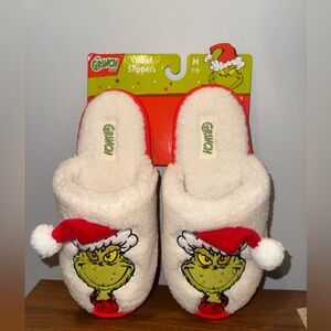 The Grinch slippers women's size 7/8